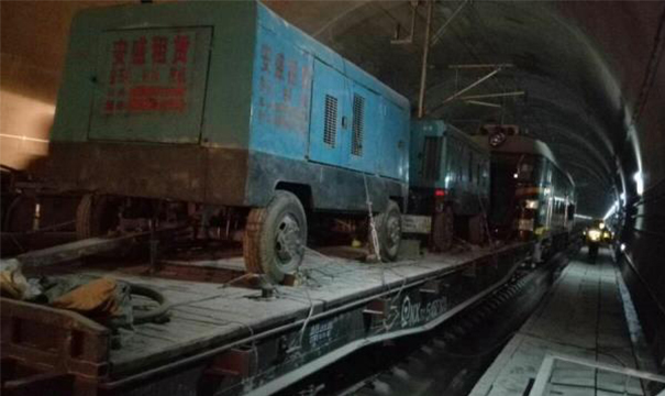 中铁十七局隧道抢险工程.jpg